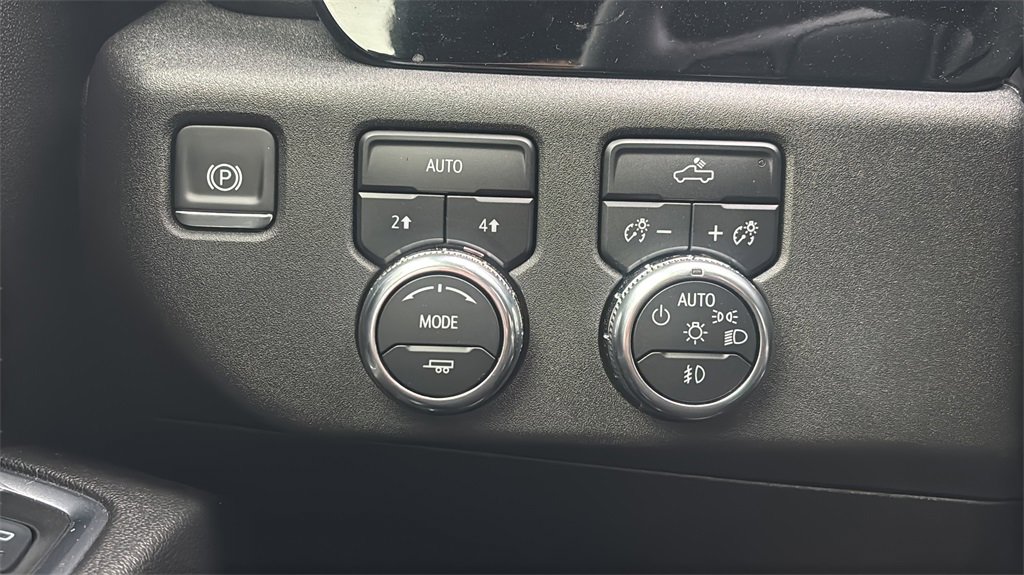 Used 2025 GMC Sierra 1500 Elevation image 18