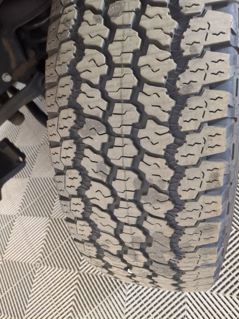 Used 2019 Jeep Wrangler Unlimited Sahara AWD/4WD image 30