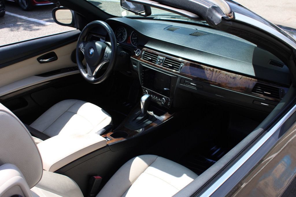 Used 2011 BMW 335i Convertible RWD image 27