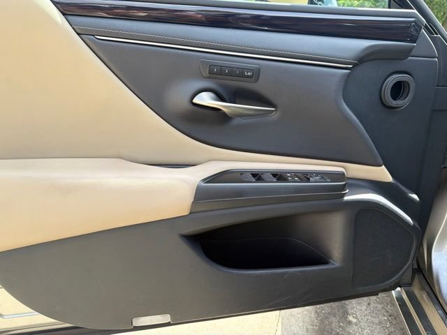 Used 2019 Lexus ES 350 w/ Premium Package FWD image 29
