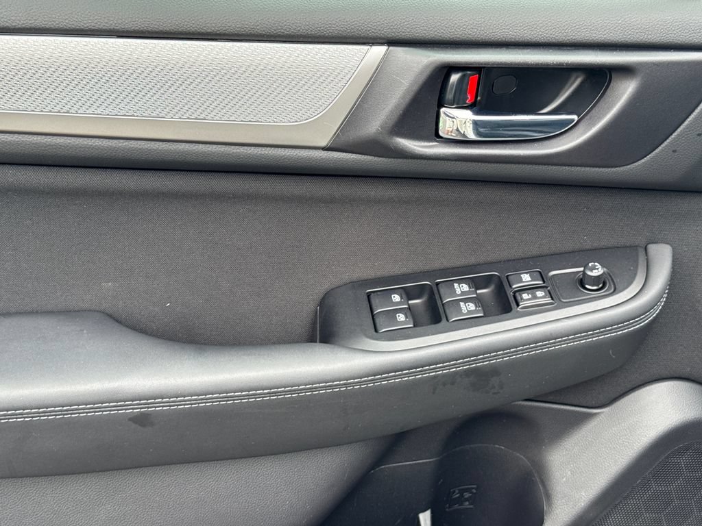 Used 2018 Subaru Outback 2.5i Premium AWD/4WD image 12