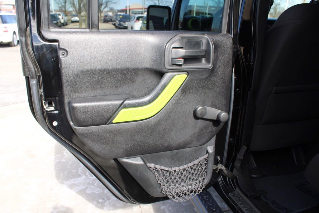 Used 2015 Jeep Wrangler Unlimited Sport w/ Mopar Black Appearance Group image 26