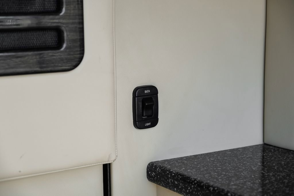 Used 2020 Mercedes-Benz Sprinter 3500 w/ Windows All Around Package image 57