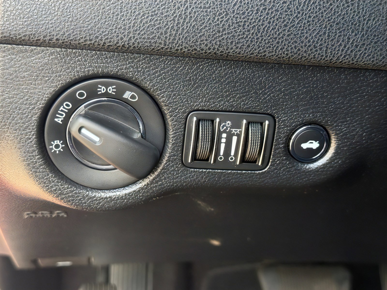 Used 2021 Chrysler 300 Touring w/ Sport Appearance Package image 21