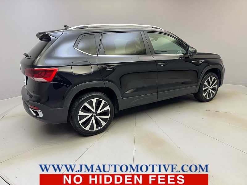 Used 2024 Volkswagen Taos SE FWD image 5