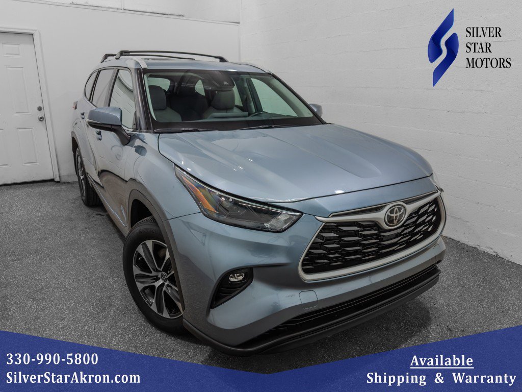 Used 2023 Toyota Highlander XLE AWD/4WD image 1