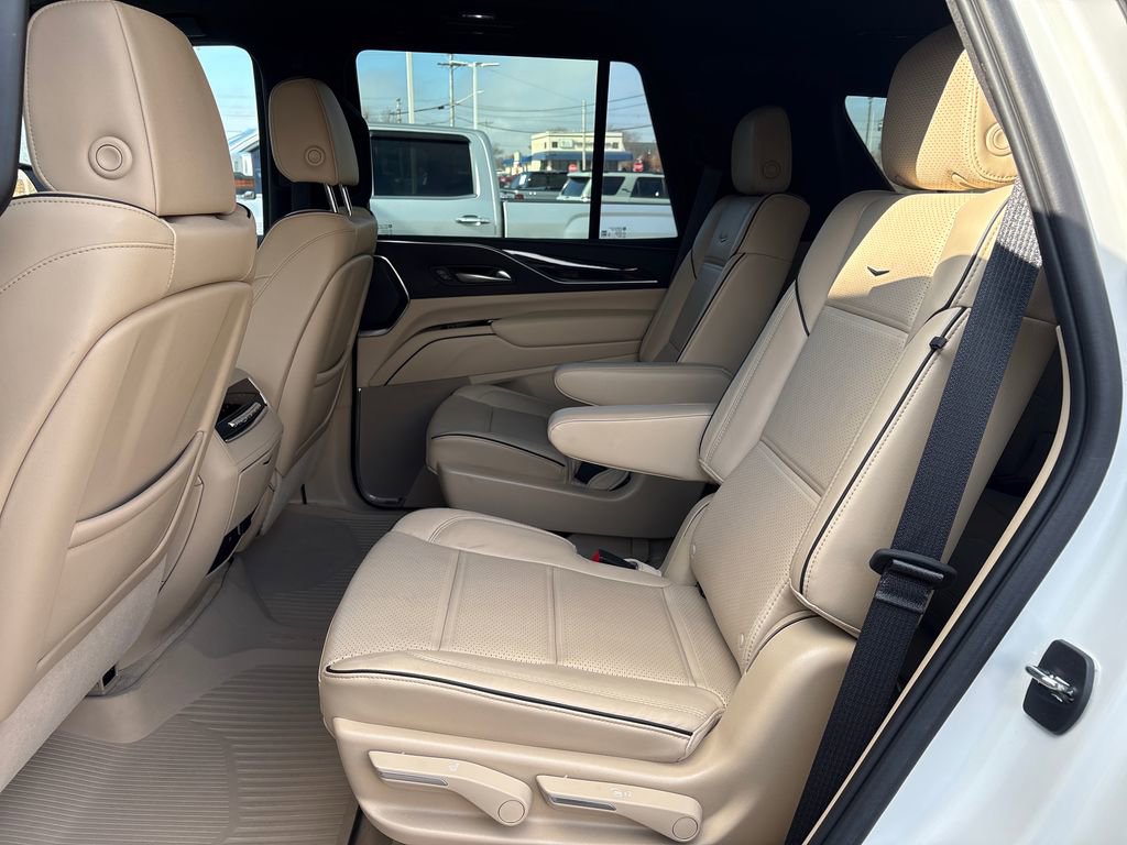 Used 2023 Cadillac Escalade Premium Luxury image 46