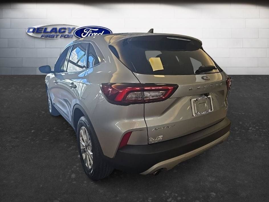 Used 2023 Ford Escape Active AWD/4WD image 4