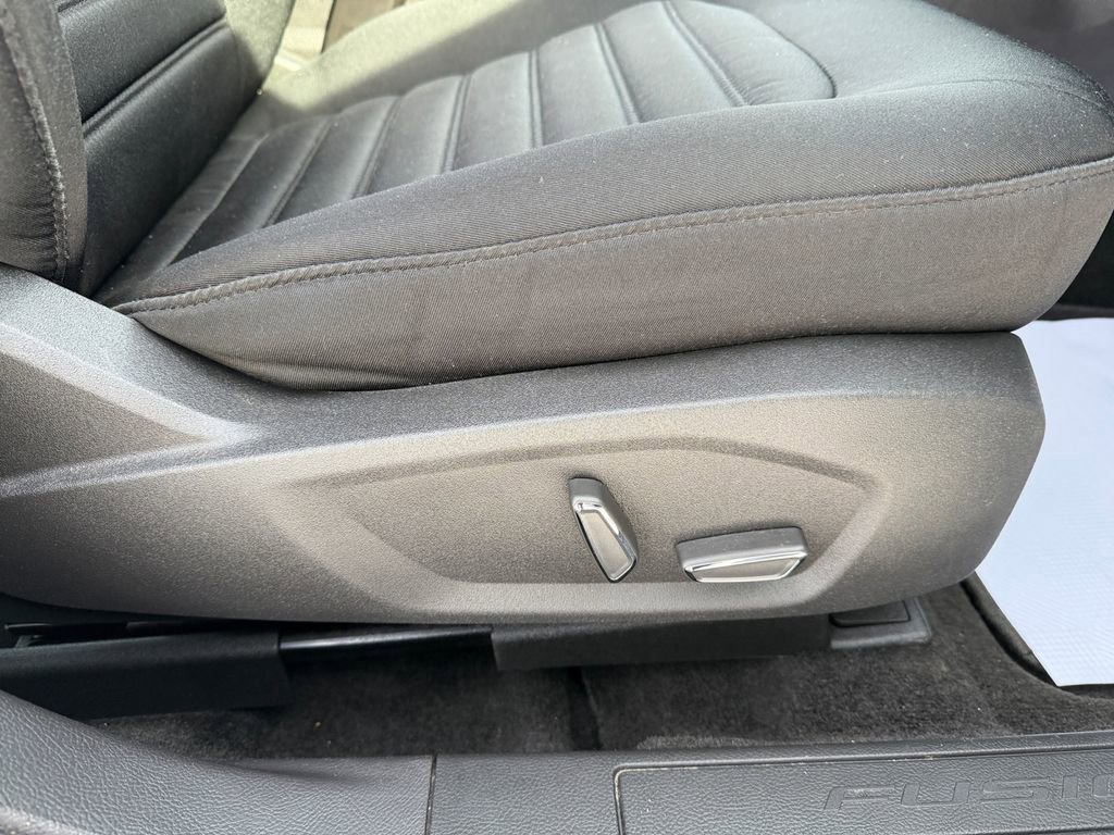 Used 2016 Ford Fusion SE image 22