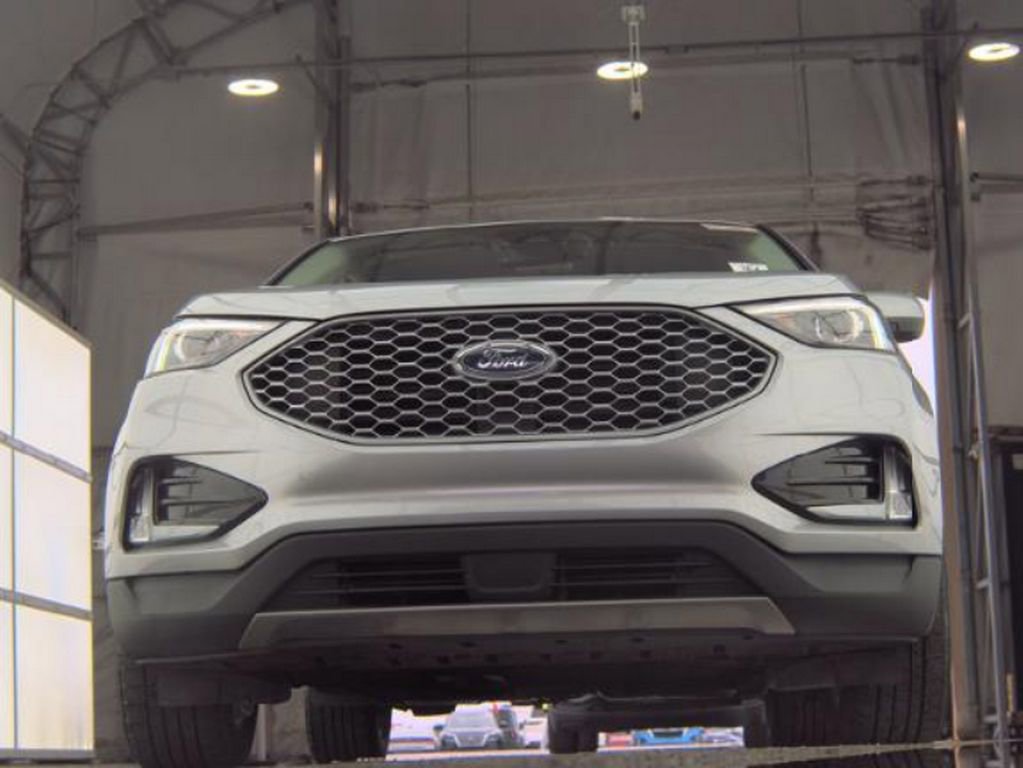 Used 2023 Ford Edge SEL w/ Convenience Package AWD/4WD image 4