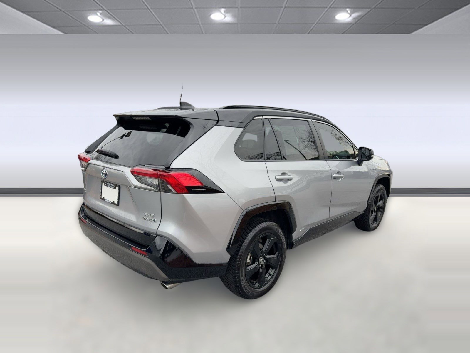 Used 2021 Toyota RAV4 XSE image 9