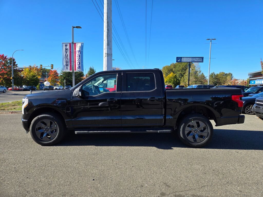 New 2025 Ford F150 Lightning Flash AWD/4WD image 8