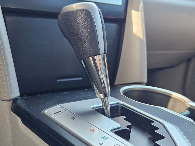 Used 2014 Toyota Camry LE image 10