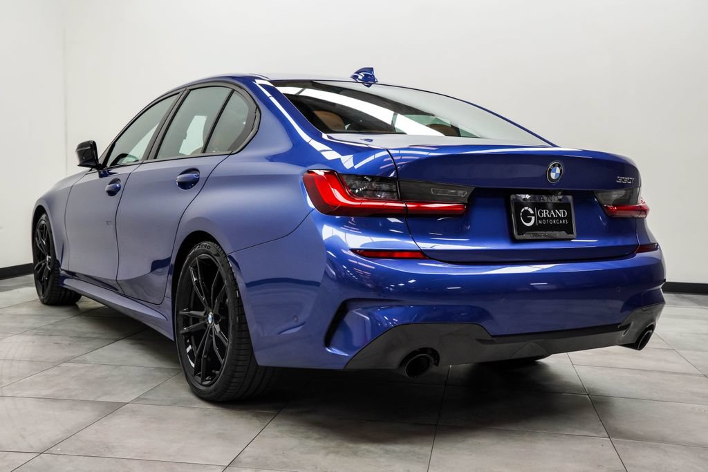 Used 2021 BMW 330i Sedan w/ M Sport Package RWD image 11