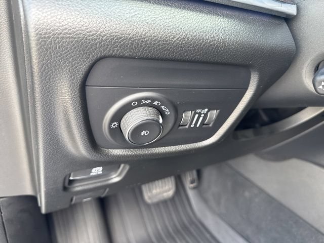 Used 2025 Jeep Grand Cherokee L Overland w/ Luxury Tech Group IV AWD/4WD image 23