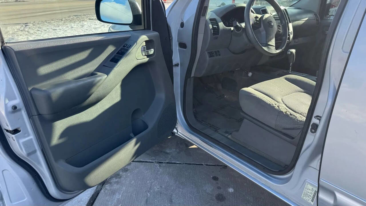 Used 2012 Nissan Frontier SV w/ SV Premium Utility Pkg image 10