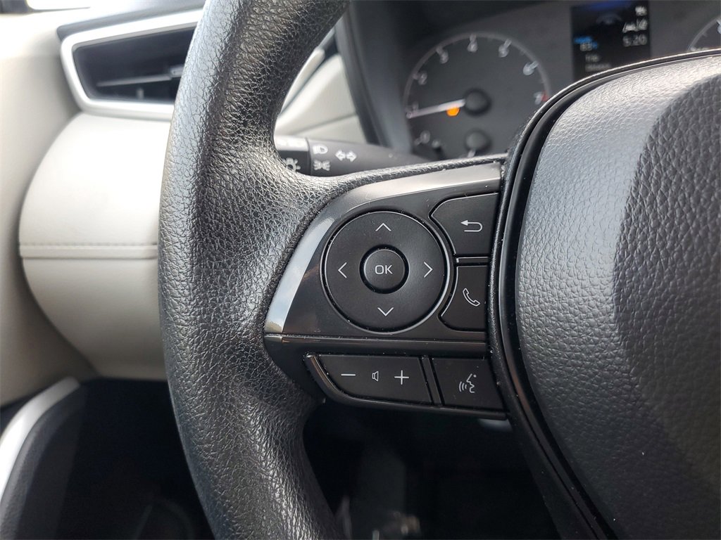 Used 2025 Toyota Corolla Cross L image 20