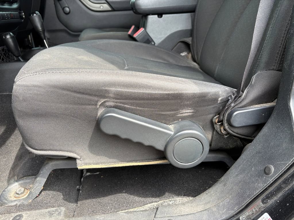 Used 2016 Jeep Wrangler Unlimited Sport image 13