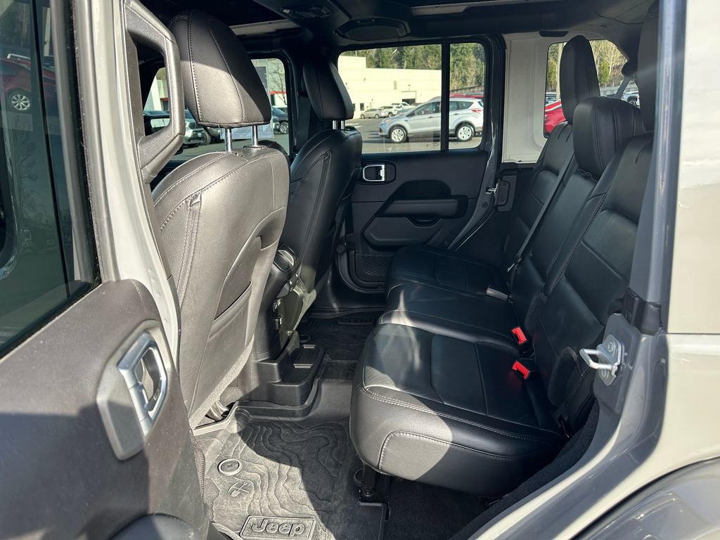 Used 2019 Jeep Wrangler Unlimited Sahara image 14