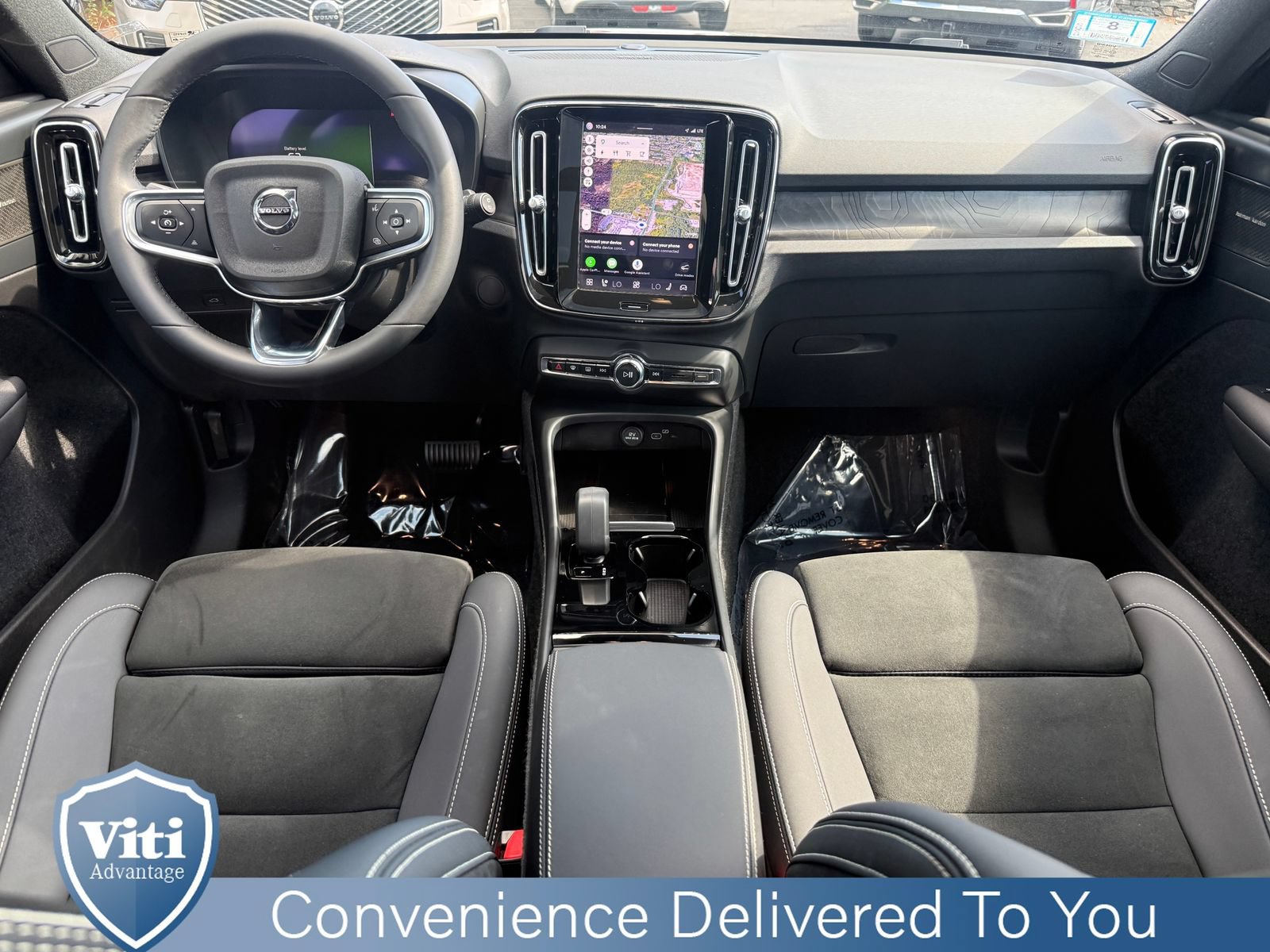 Used 2023 Volvo XC40 Recharge Ultimate w/ Protection Package Premier AWD/4WD image 2