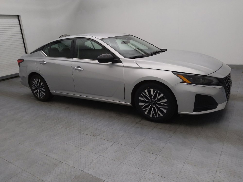 Used 2024 Nissan Altima 2.5 SV image 11