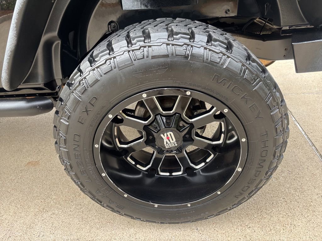 Used 2016 Jeep Wrangler Rubicon w/ Connectivity Group image 14