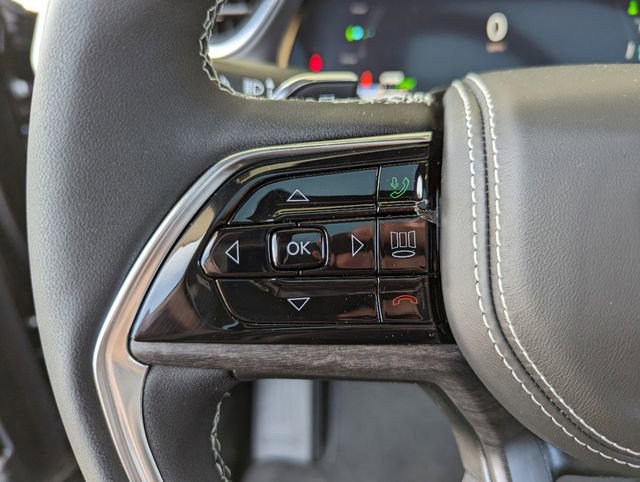 Used 2022 Jeep Grand Cherokee Overland w/ Luxury Tech Group IV image 11