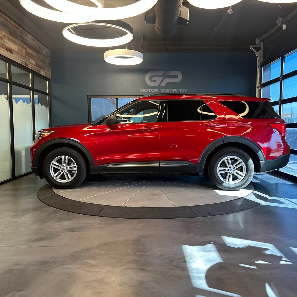Used 2020 Ford Explorer XLT w/ Equipment Group 202A AWD/4WD image 6