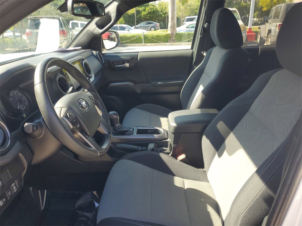 Certified 2022 Toyota Tacoma TRD Off-Road image 13