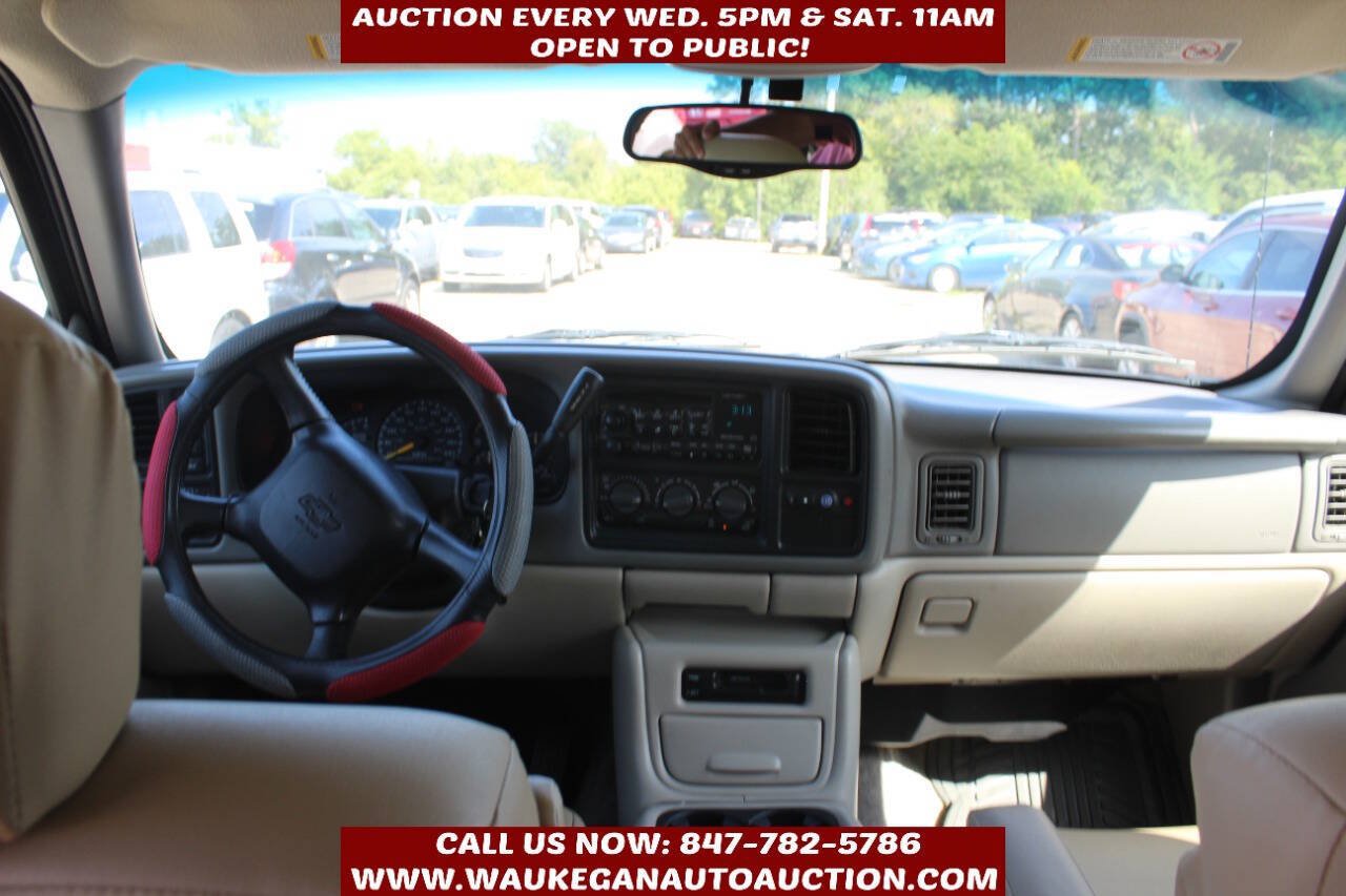 Used 2000 Chevrolet Suburban LT w/ LT Preferred Equipment Group AWD/4WD image 8