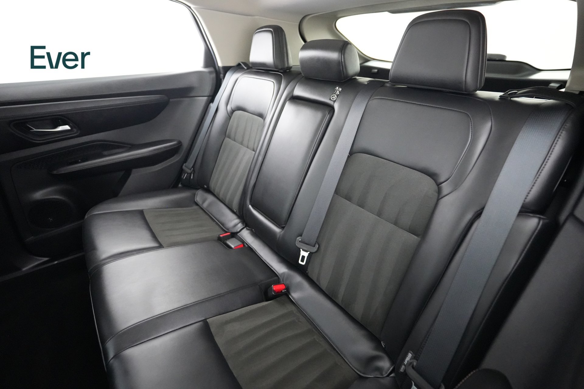 Used 2023 Nissan Ariya FWD image 24