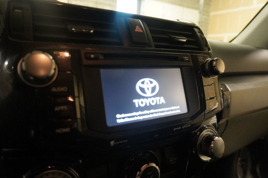 Used 2018 Toyota 4Runner TRD Off-Road Premium AWD/4WD image 15