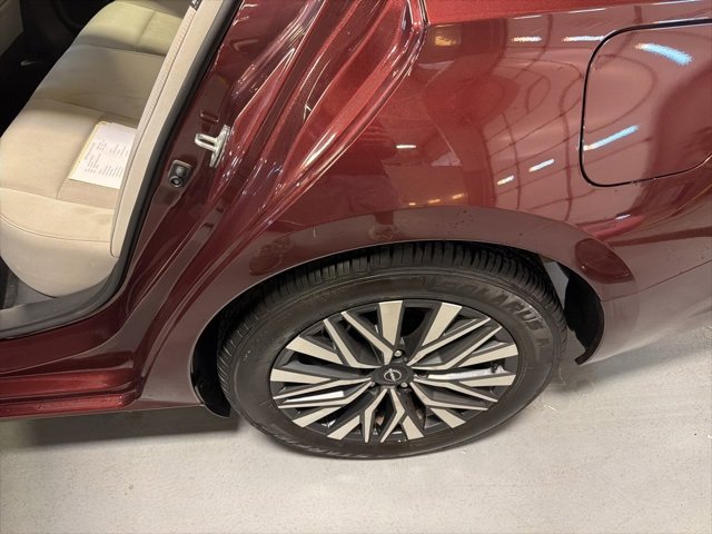 Used 2024 Nissan Altima 2.5 SV image 9