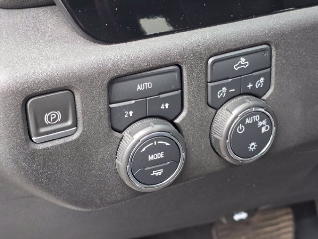 Used 2023 Chevrolet Silverado 1500 LT AWD/4WD image 17