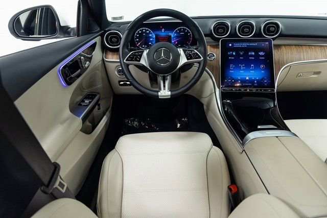 Used 2024 Mercedes-Benz C 300 4MATIC Sedan image 3