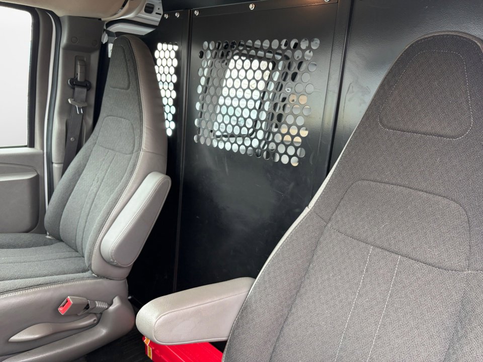 Used 2024 GMC Savana 2500 w/ Driver Convenience Package image 15