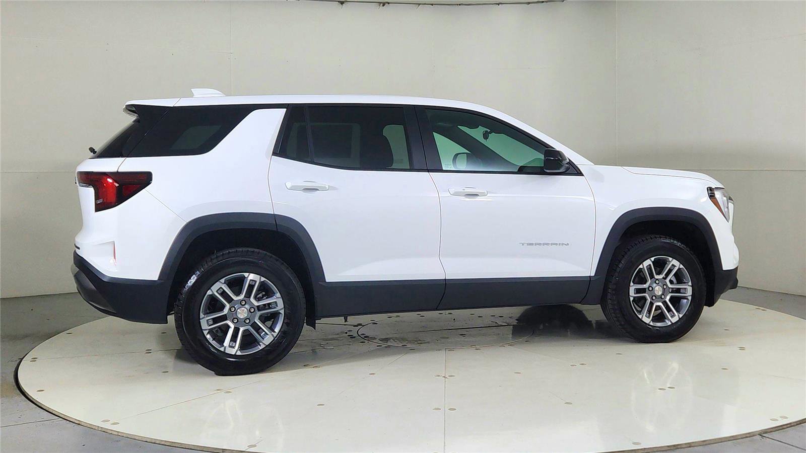 Used 2026 GMC Terrain Elevation image 7