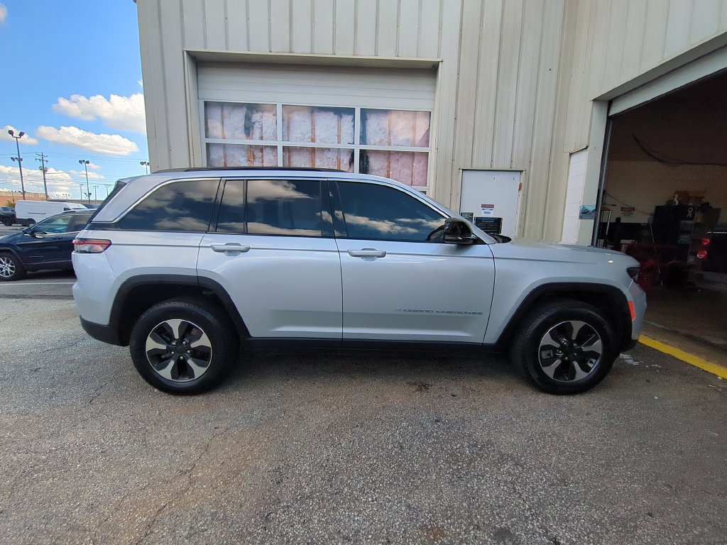 Used 2024 Jeep Grand Cherokee Limited 4xe AWD/4WD image 6