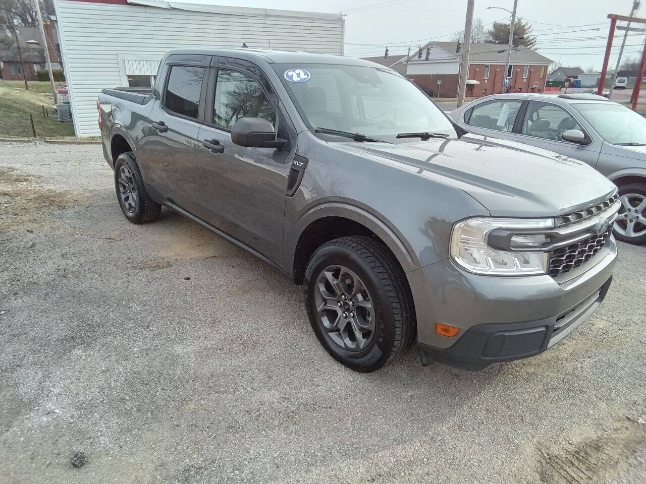 Used 2022 Ford Maverick XLT image 2