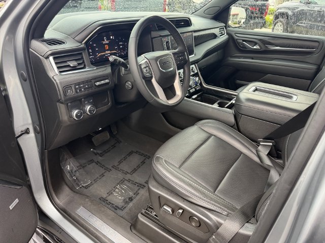Used 2023 GMC Yukon Denali RWD image 11