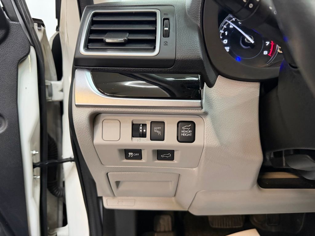 Used 2017 Subaru Forester 2.5i Limited image 16