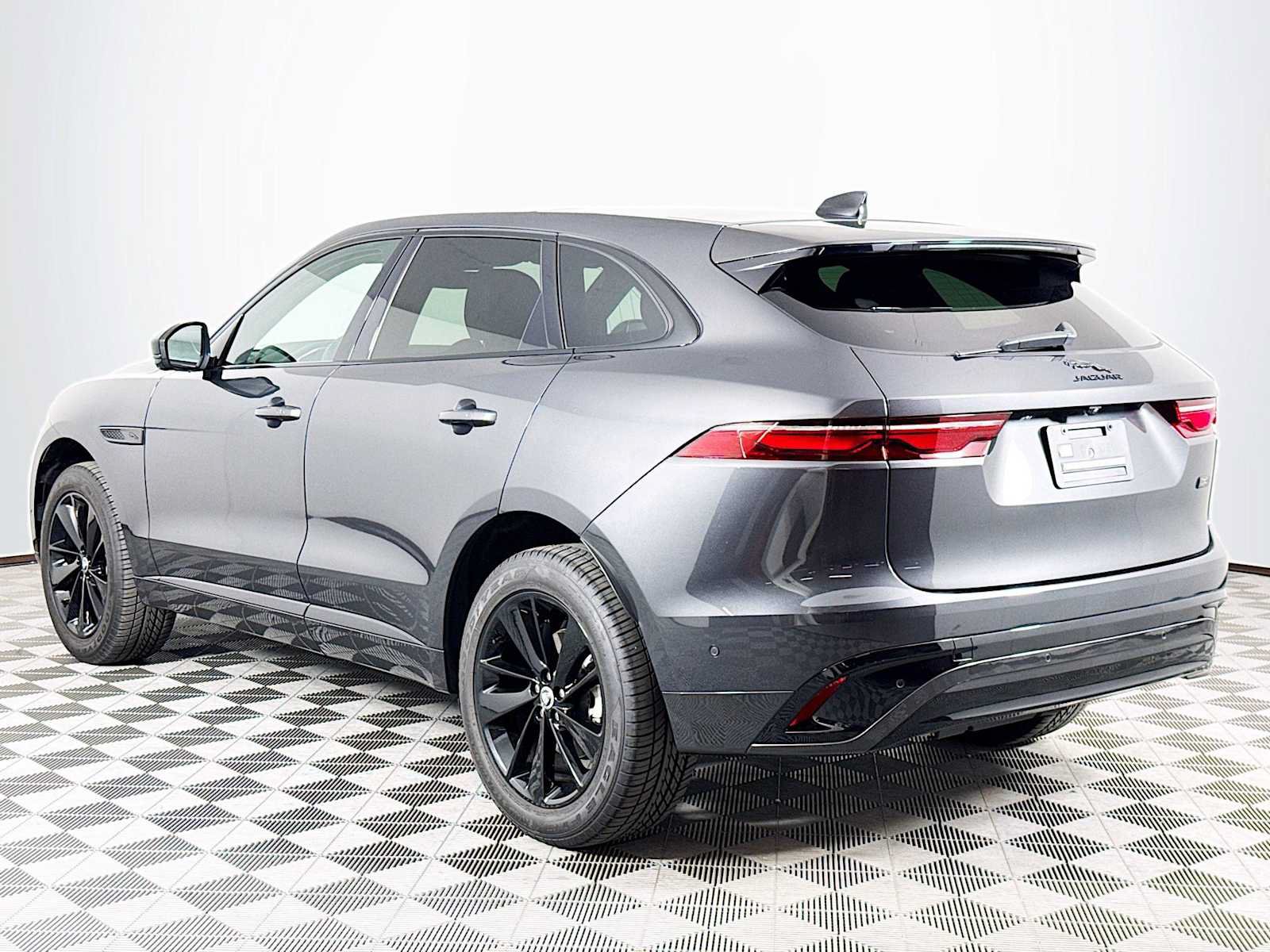 Used 2026 Jaguar F-PACE R-Dynamic S AWD/4WD image 7