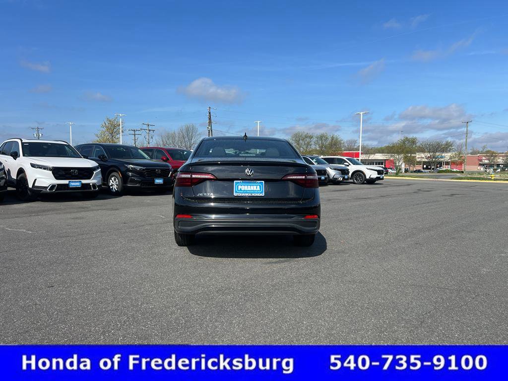 Used 2024 Volkswagen Jetta Sport image 7