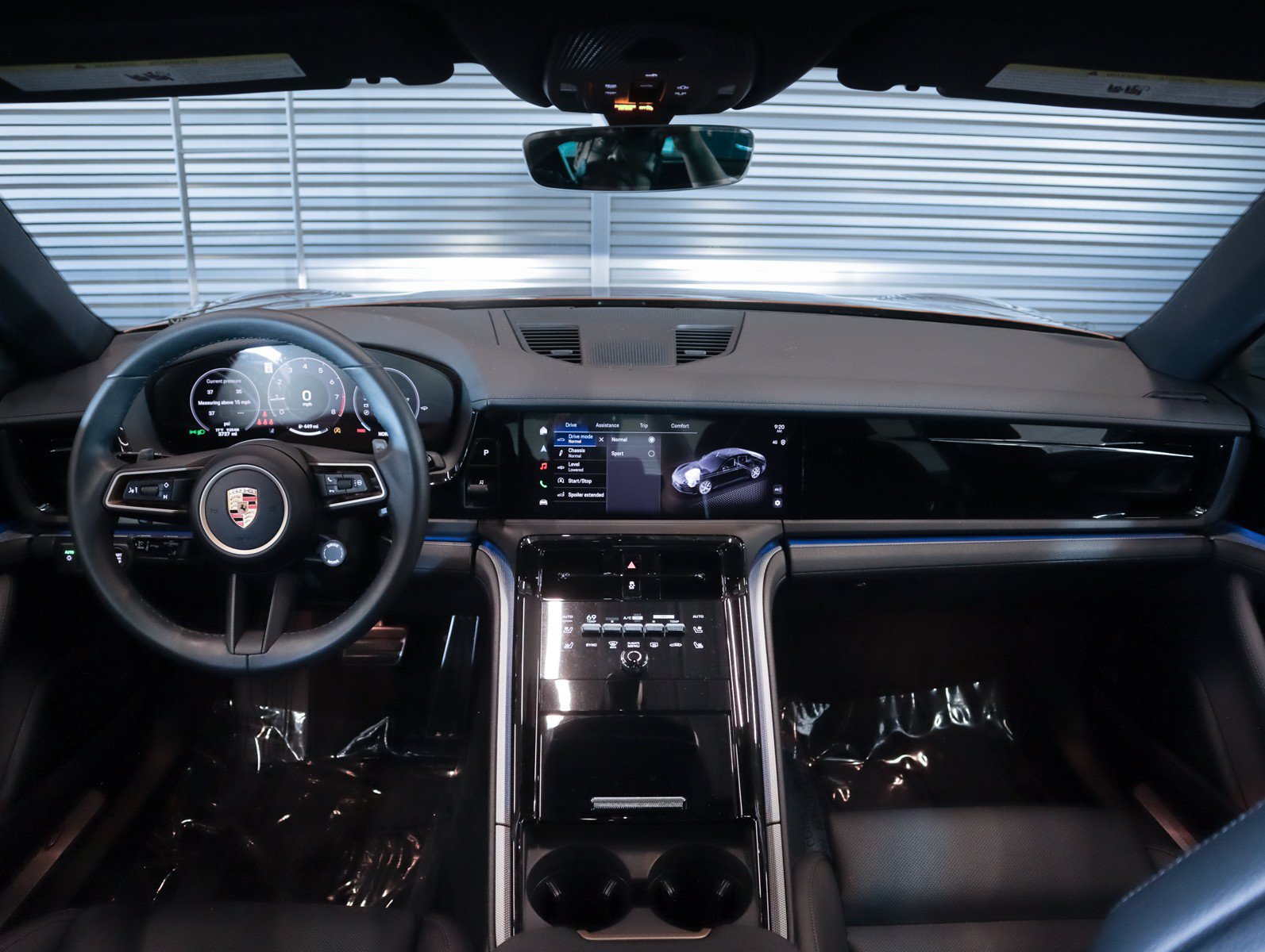 Used 2025 Porsche Panamera RWD image 15
