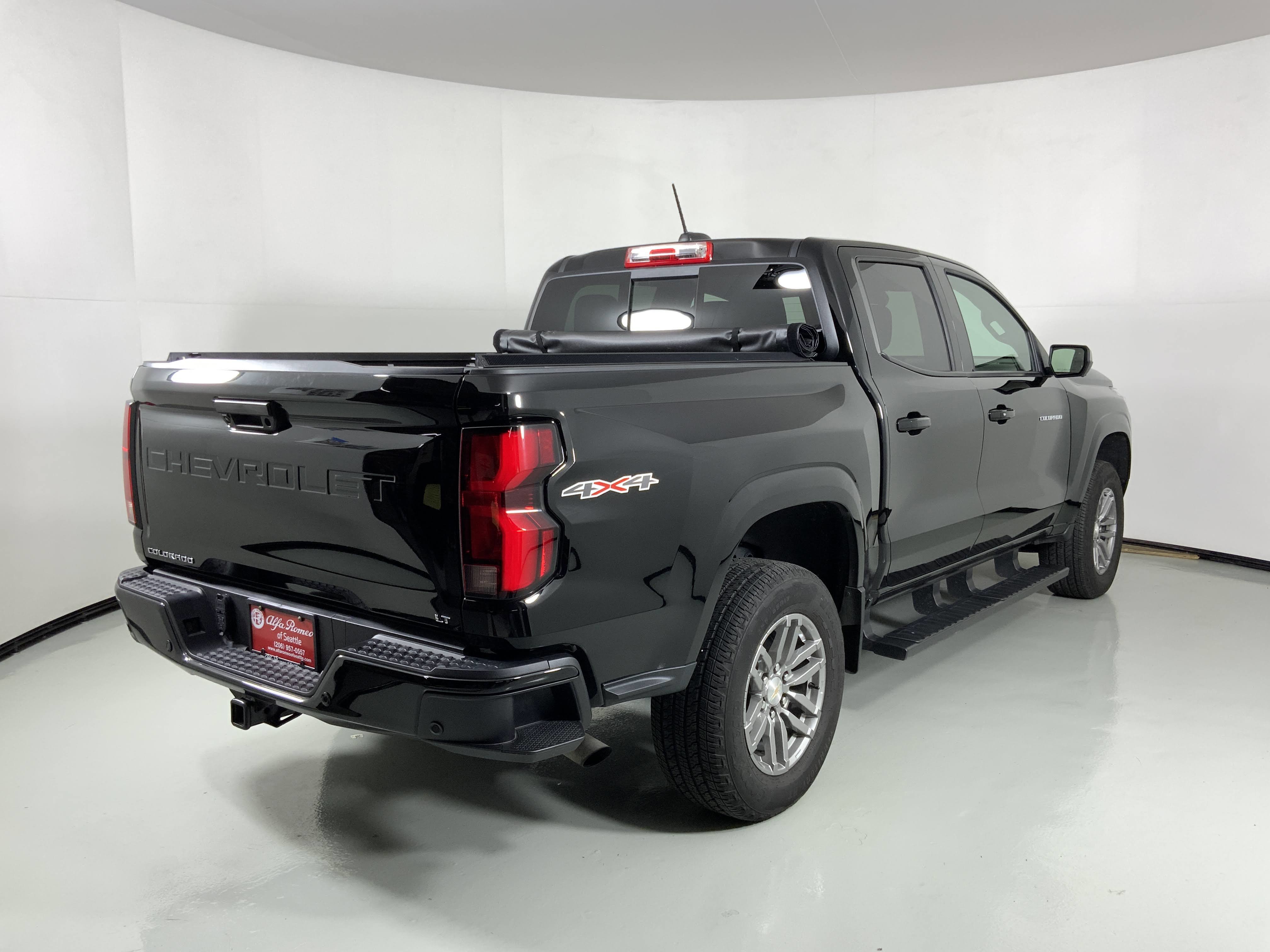 Used 2024 Chevrolet Colorado LT w/ LT Convenience Package III image 7