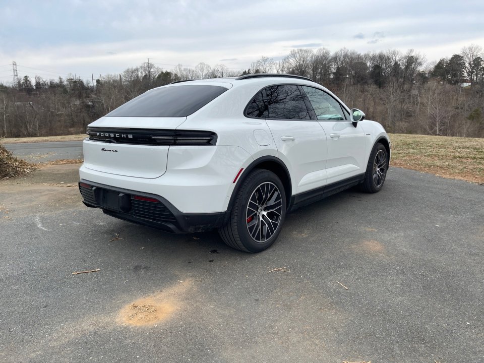 New 2025 Porsche Macan 4S Electric image 5