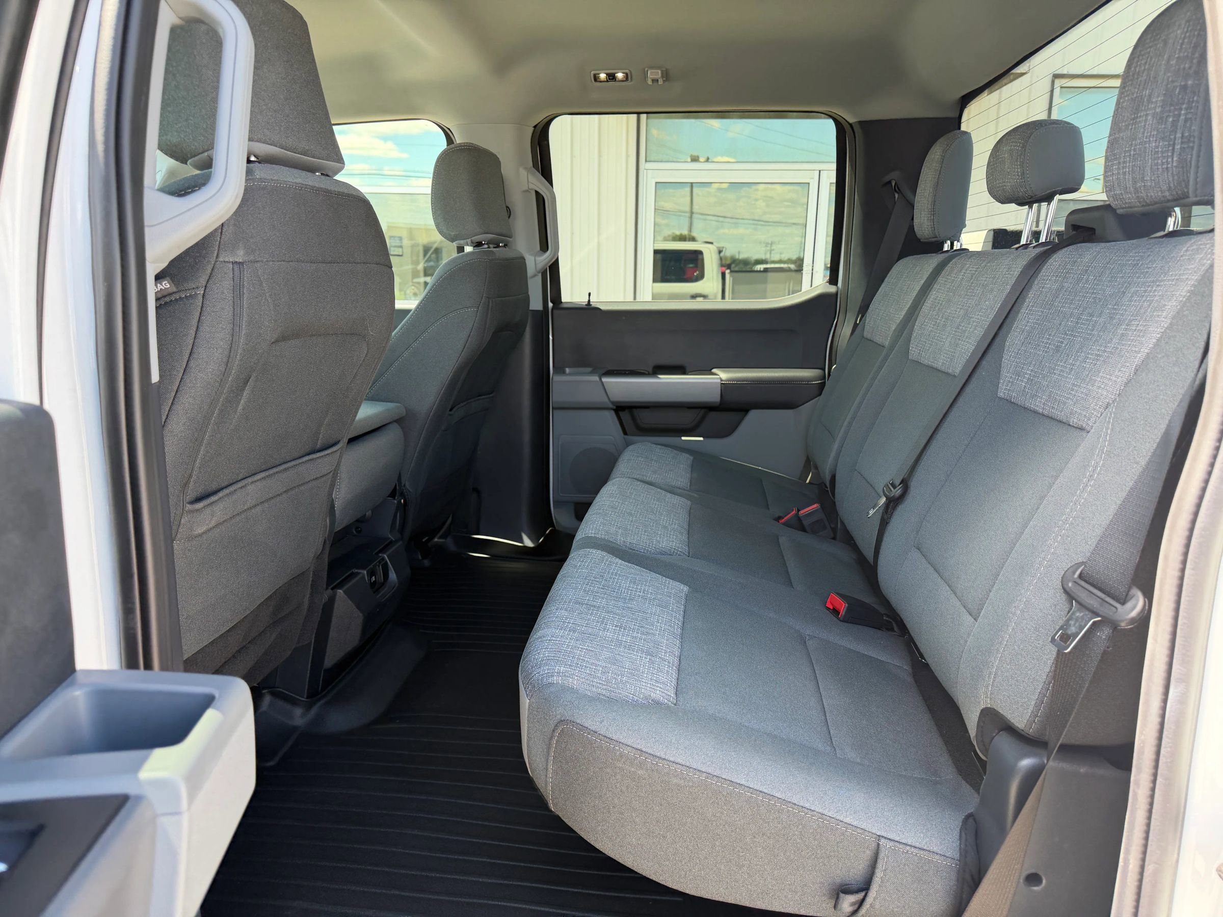 Used 2024 Ford F550 4x4 Crew Cab Super Duty w/ XLT Value Package image 26