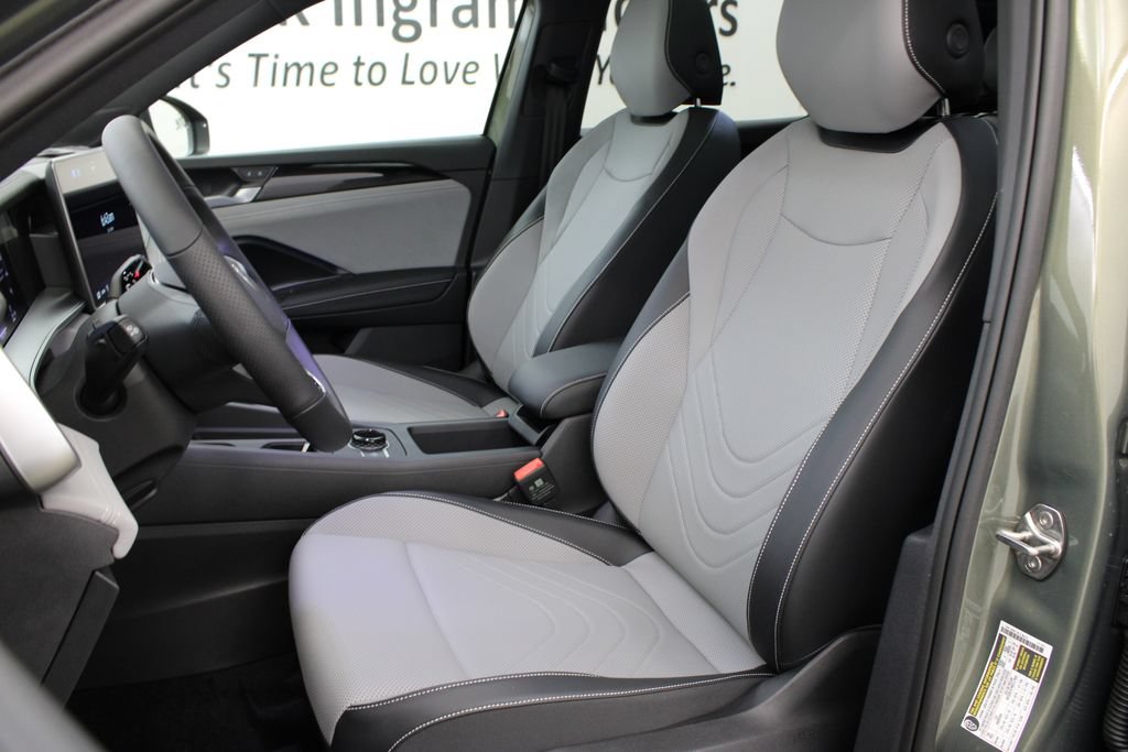 New 2026 Volkswagen Tiguan SE R-Line FWD image 13
