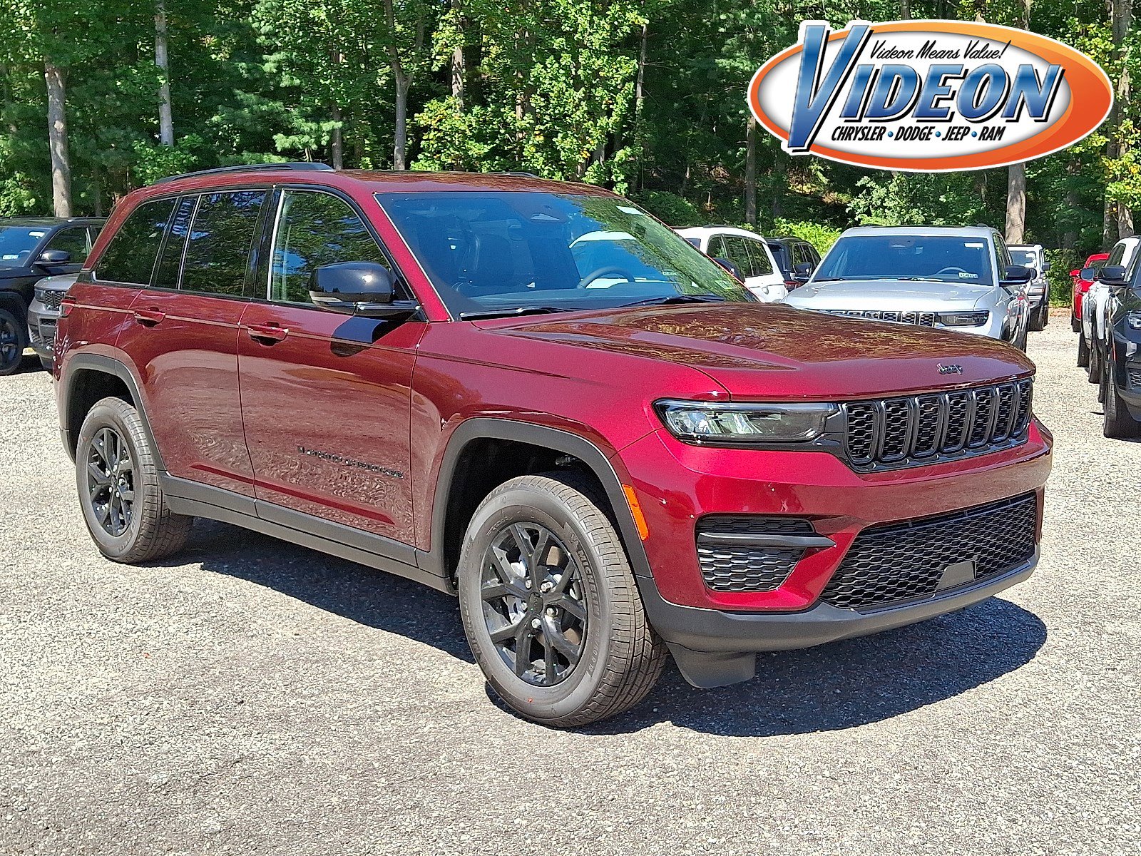 New 2025 Jeep Grand Cherokee Altitude