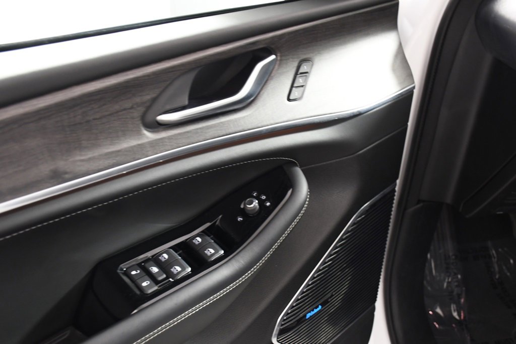 Used 2023 Jeep Grand Cherokee Overland image 15